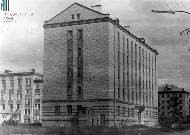 ФФ.Оп.61п.Д.01698.Л.1.Общий внешний вид Пермского областного Госуд.архива.1968г.jpg