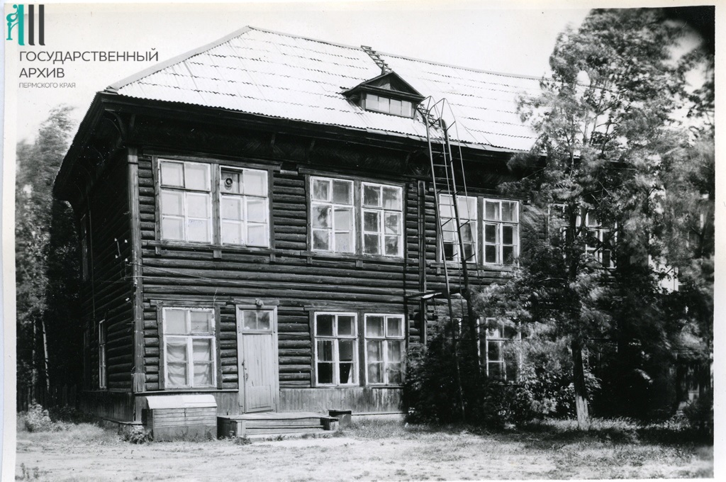 3 Ф.р-1640.Оп.1.Д.323.Л.3 Фото Н. Курьинской школы.jpg