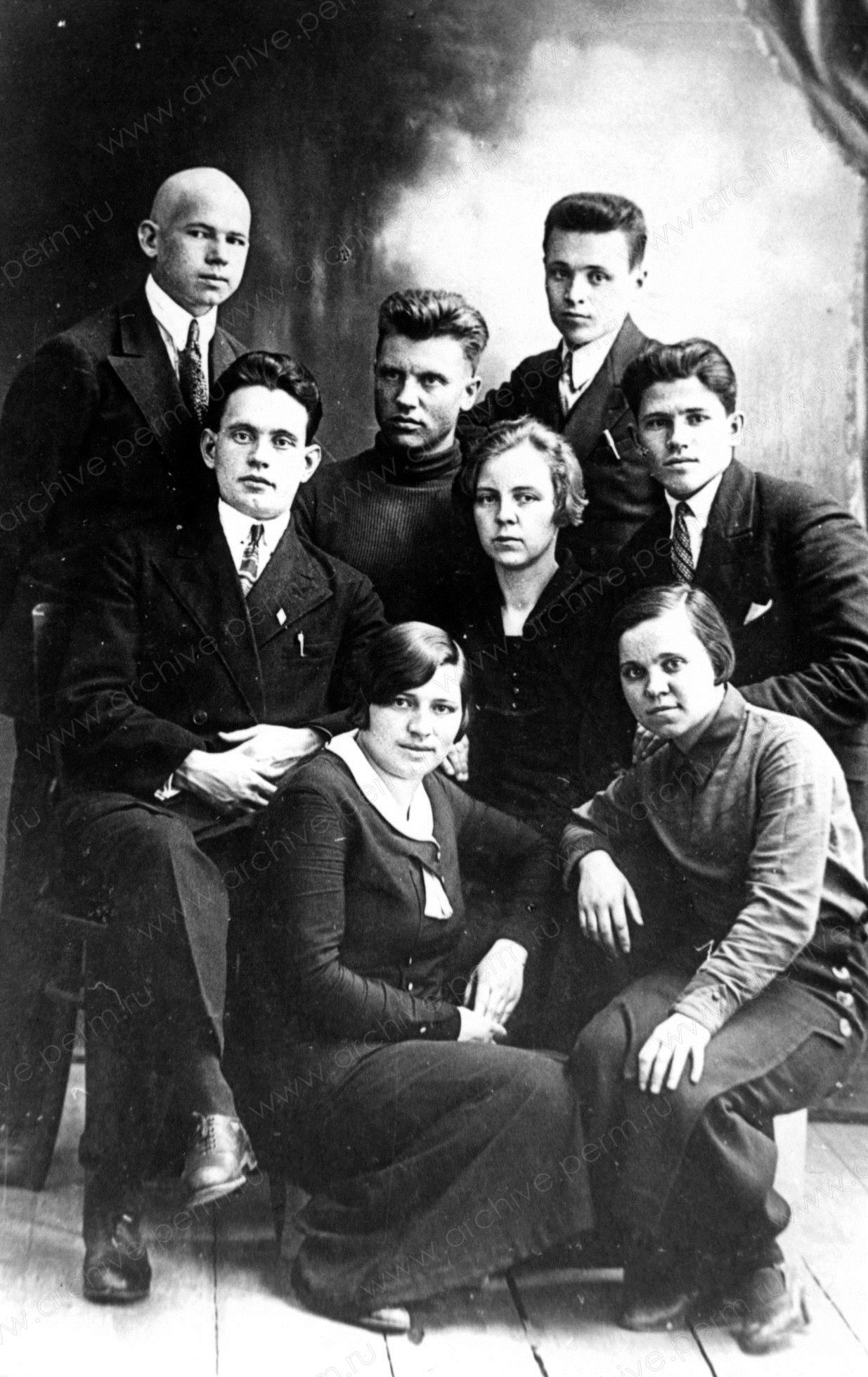 ФФ.7п.Оп.7п.Д.30. Студенты университета им.Горького 1930 Пермь.jpg