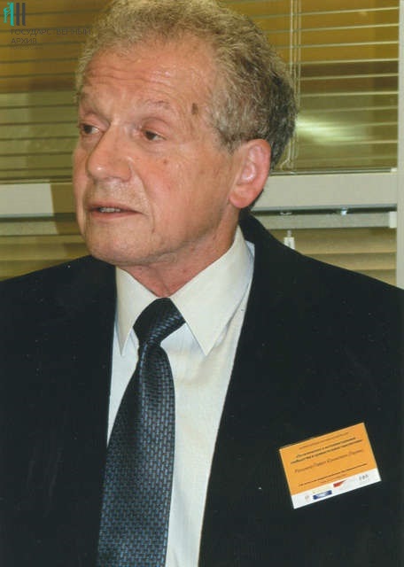 Рахшмир П.Ю., участник конференции по проблемам консерватизма. 2003-2006 гг..jpg