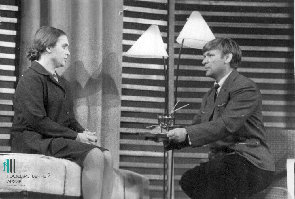 8. ФФ.Оп.61п.Д.03525а.Сцена из спектакля _Сослуживцы_.jpg