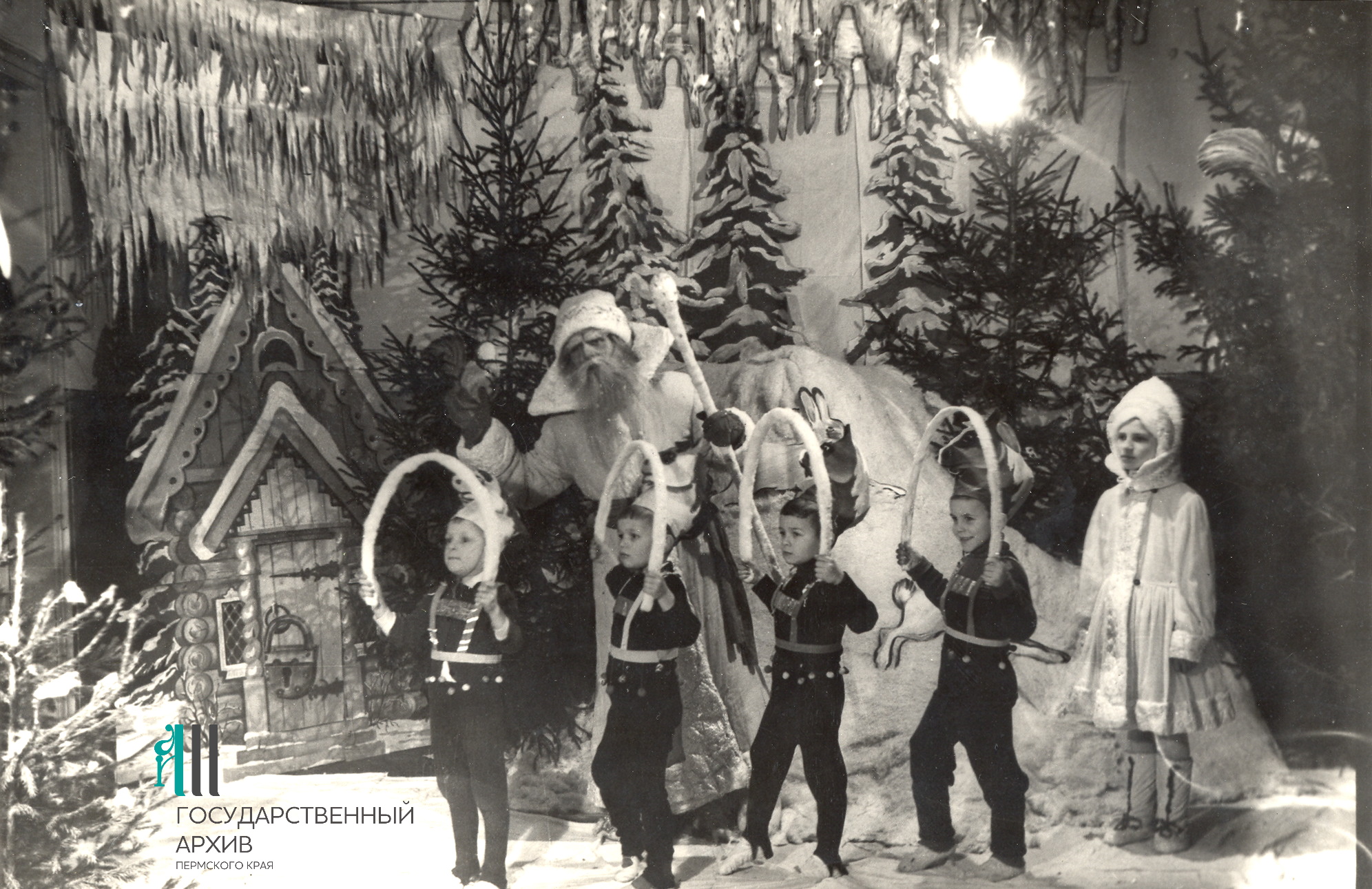 3 Ф.р-952.Оп.1.Д.939.Л.04.Детский сад 7. Празднование Нового года. 1949 г.jpg