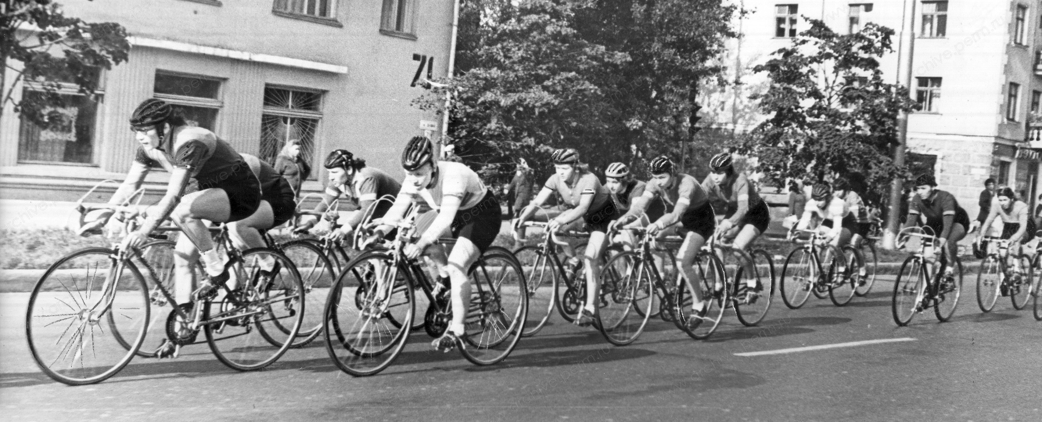 ФФ.Оп.61п.Д.04729.9-ые традиционные групповые кольцевые велосипедные гонки на приз газеты Вечерняя Пермь,Пермь,1977г.jpg