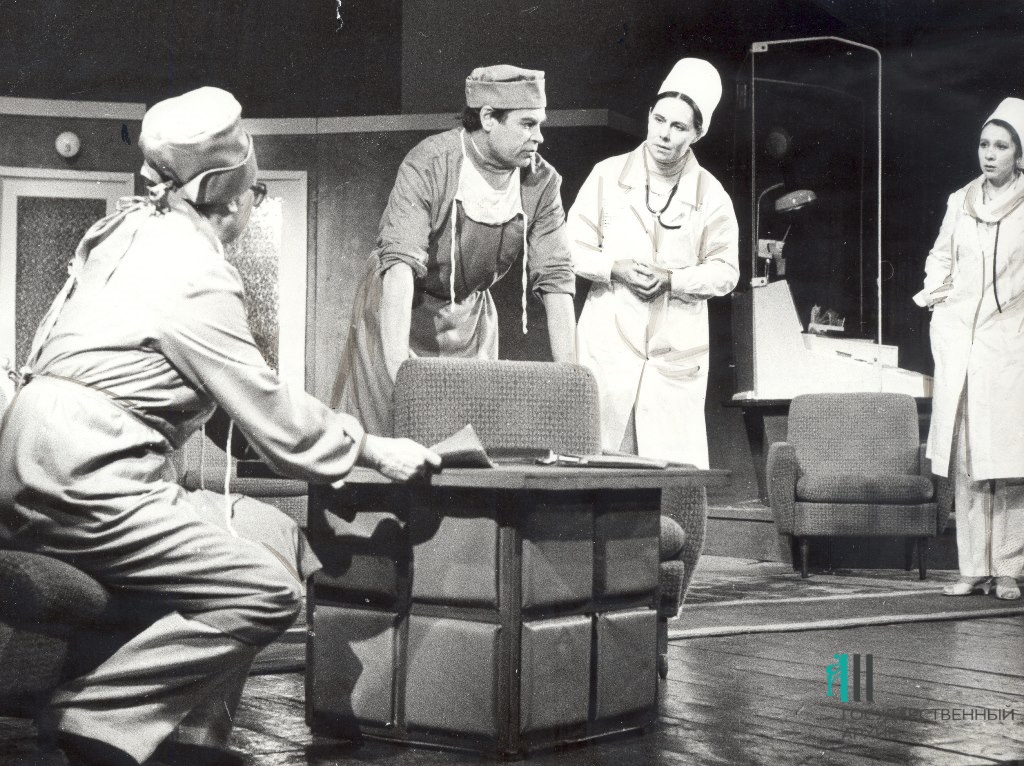 14. ФФ.18п.Оп.18п.Д.949. Сцена из спектакля Саркофаг в постановке Пермского драмтеатра. 1987. Пермь.jpg