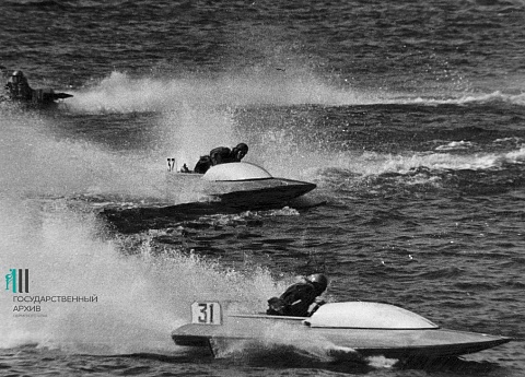 Во время заездов чемпионата РСФСР по водно-моторному спорту