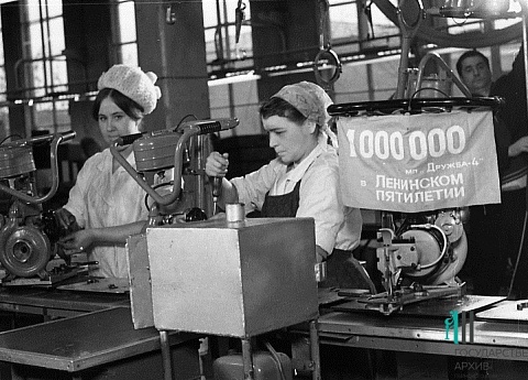 Машиностроительный завод им. Ф.Э. Дзержинского.